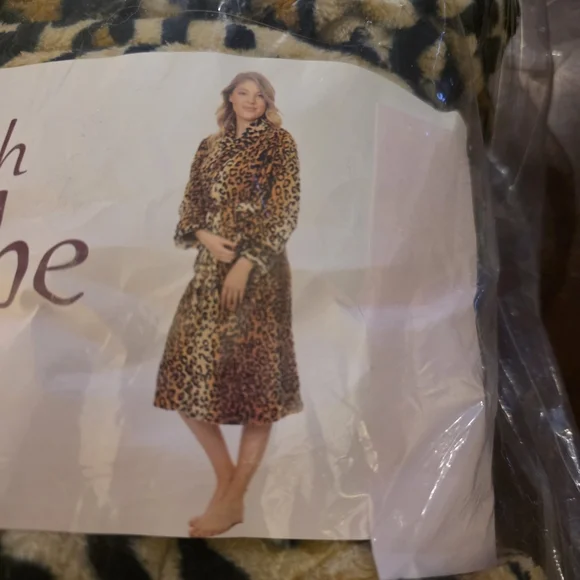Leopard Print Women's Super Soft Plush Lounge Robe Size L/XL - Picture 11 of 12